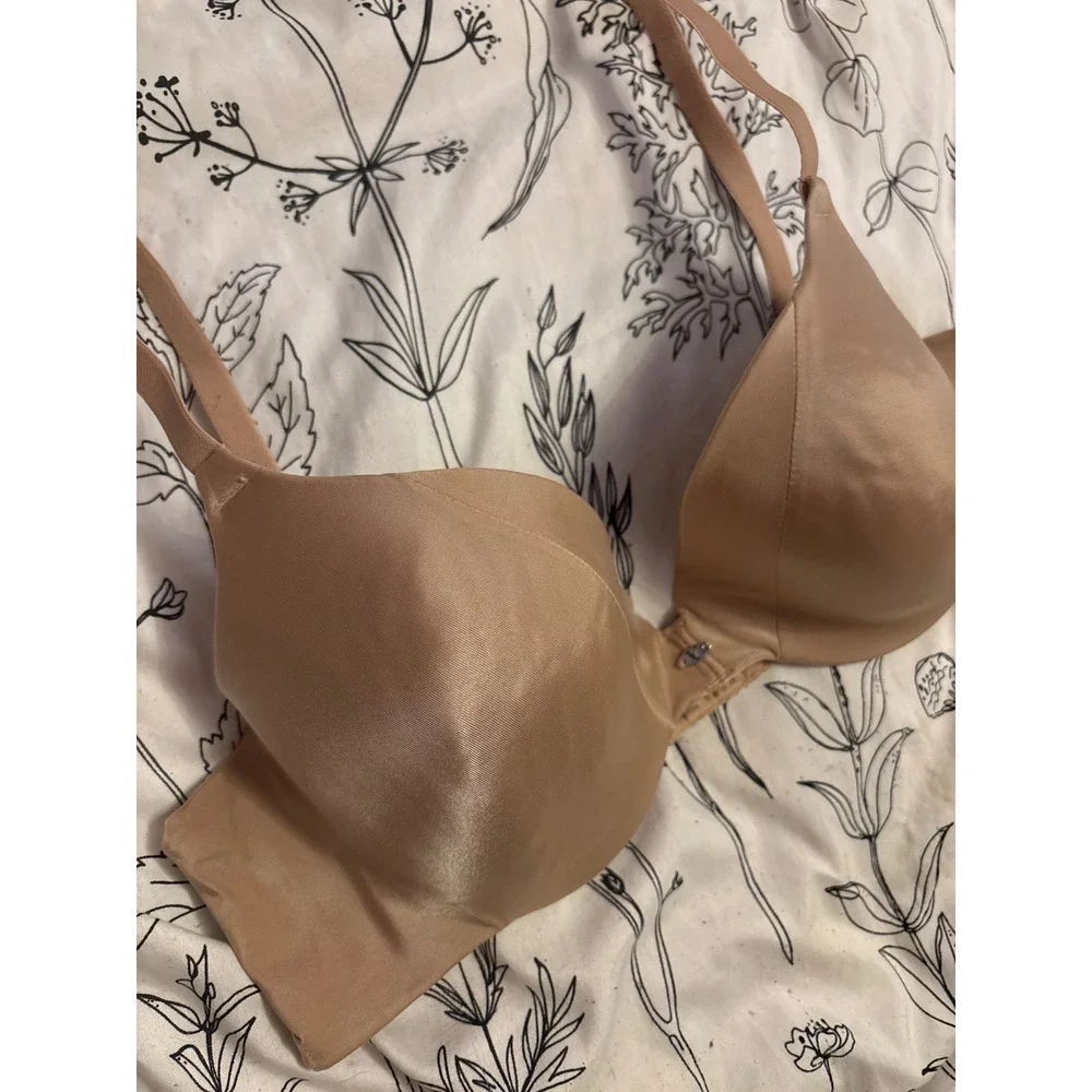 Vassarette Beige‎ Oh-So-Sleek Underwire T-Shirt Bra, Size 38C